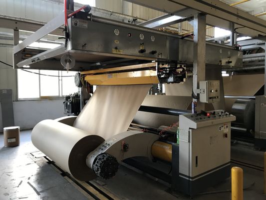 150m / La chaîne de production minimum de carton ondulé 2200MM 5 manient l'usine habilement automatique de plissement