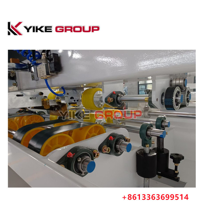 La machine à coudre à la boîte ondulée YK-2000 du groupe YIKE